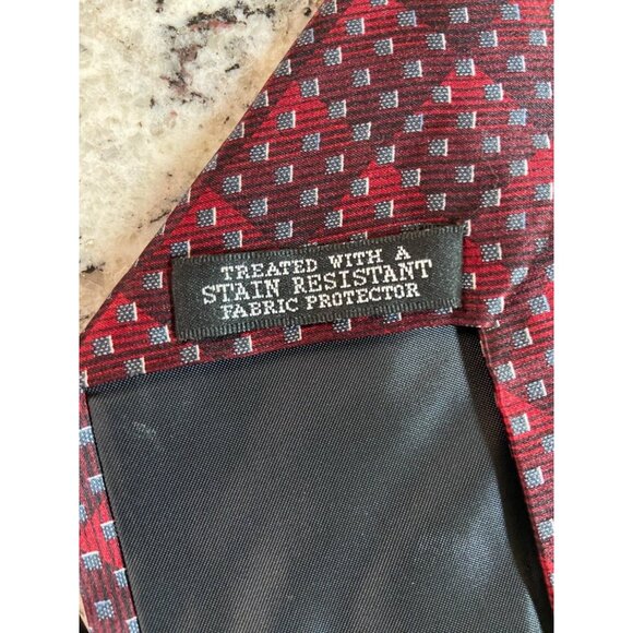 Van Heusen Mens Neck Tie Red Gray Diamonds Geometroic Work Dad Tie - Picture 7 of 7